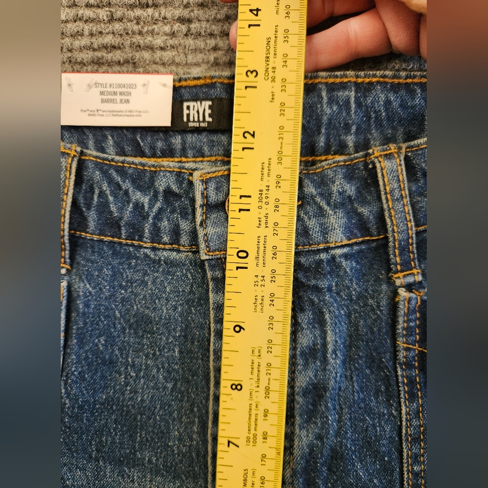 Frye Barrel Jeans Womens Sz 2 Button Fly 5-Pockets Dark/Medium Wash Outdoor NWT - Picture 14 of 16